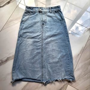 Jean size small Women's midi denim skirt